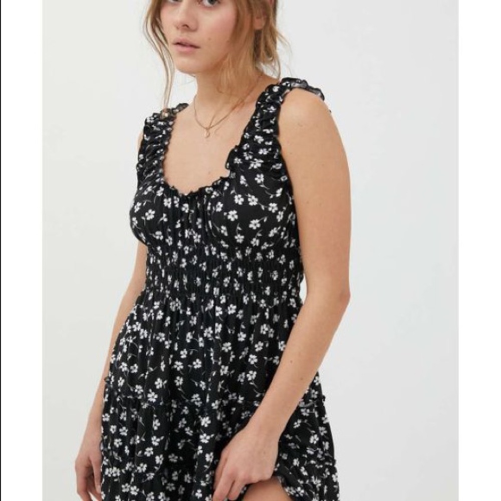 UO Lizzy smocked floral dress